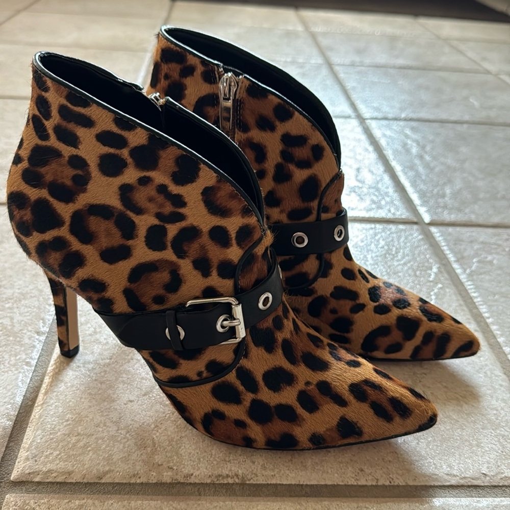 NWOB Nine West Booties Animal Print